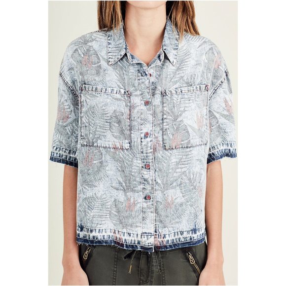 True Religion Women's Boxy Step Hem Floral Chambray Shirt in Printed Floral - Picture 1 of 4